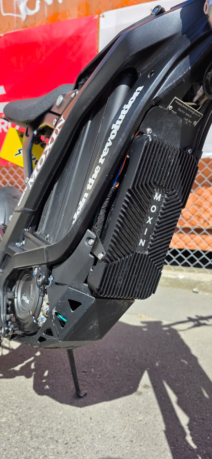 2025 Surron Light Bee X - MOXIN Auto Wheelie